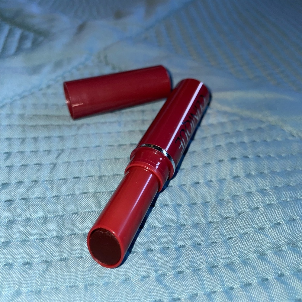 Clinique New Almost Lipstick Black Honey